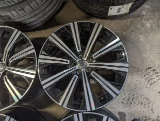 Alufelgen Original Volvo XC90 9Jx20 ET 38,5 5x108 31680217 - Bild 3