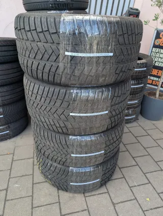 TOP! 4x Winterreifen 2x 325/35 R22 2x 285/40 R22 Vredestine Giugiaro Design 7mm - Bild 1