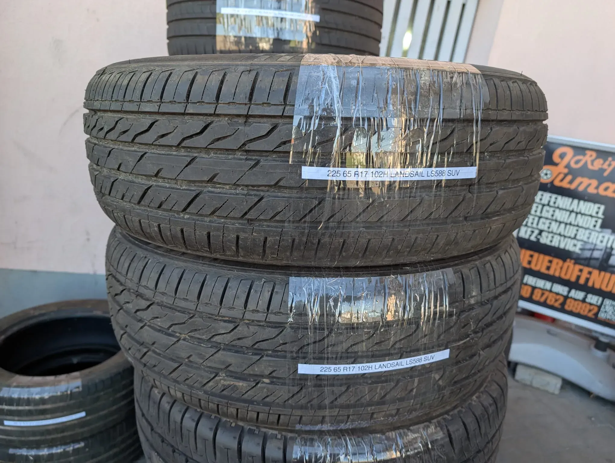 NEU/DEMO! 2x Sommerreifen 225/65 R17 102H Landsail LS588 SUV DOT 0122 - Bild 1