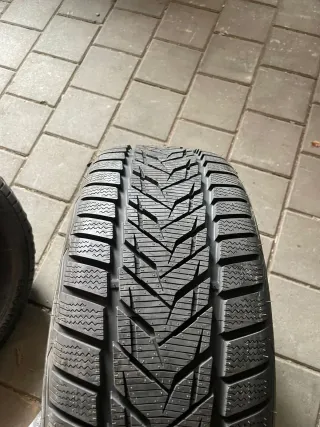 1x Winterreifen 205/45 R17 88V XL Vredestein Wintrac XtremeS DOT 3518 - Bild 2