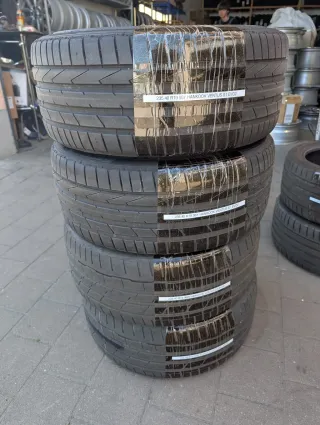 4x Sommerreifen 235/40 R19 96Y/96W Hankook Ventus S1 Evo 3 / Evo2 2x 5mm 2x 7mm - Bild 1