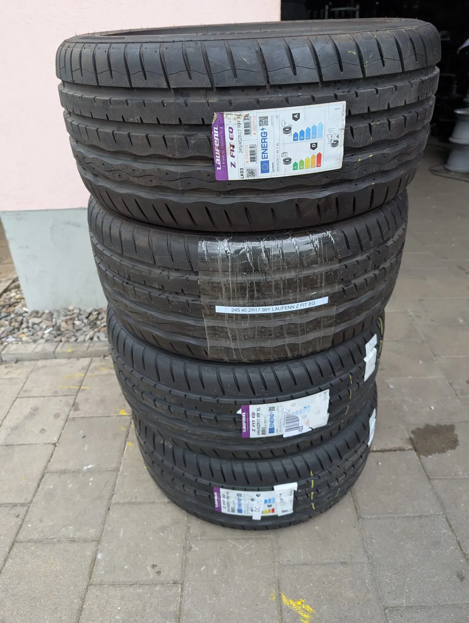 4x Sommerreifen 245/45 ZR17 99Y XL Laufenn by Hankook Z FIT EQ DOT 3722 - Bild 1