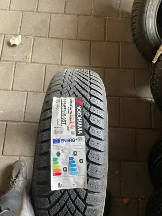 NEU! 1x Winterreifen 195/65 R15 95T Yokohama BluEarth*Winter V906 DOT 2224 - Bild 1