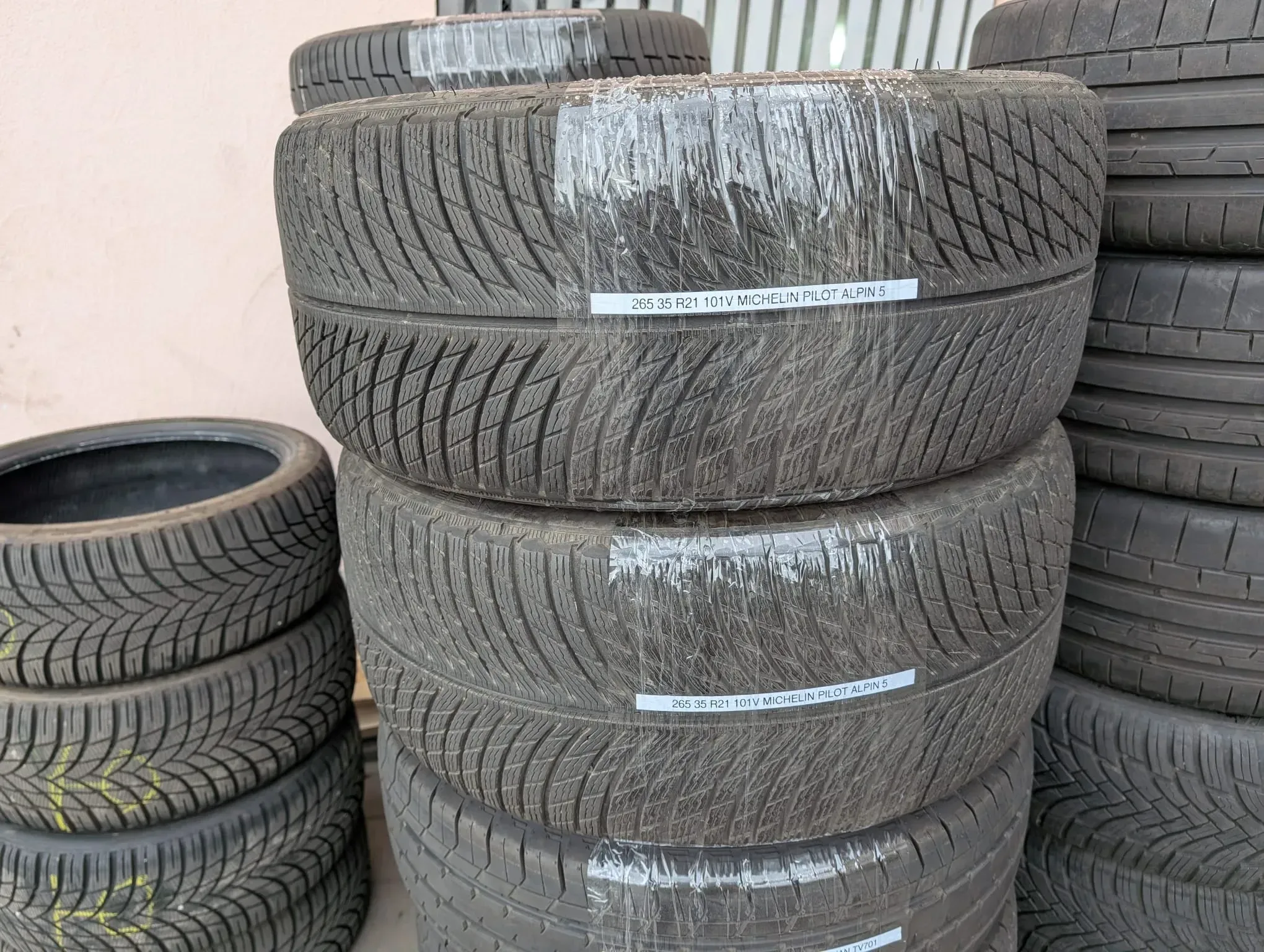 TOP! 2x Winterreifen 265/35 R21 101V Michelin Pilot Alpin 5 DOT 2022 8mm - Bild 1