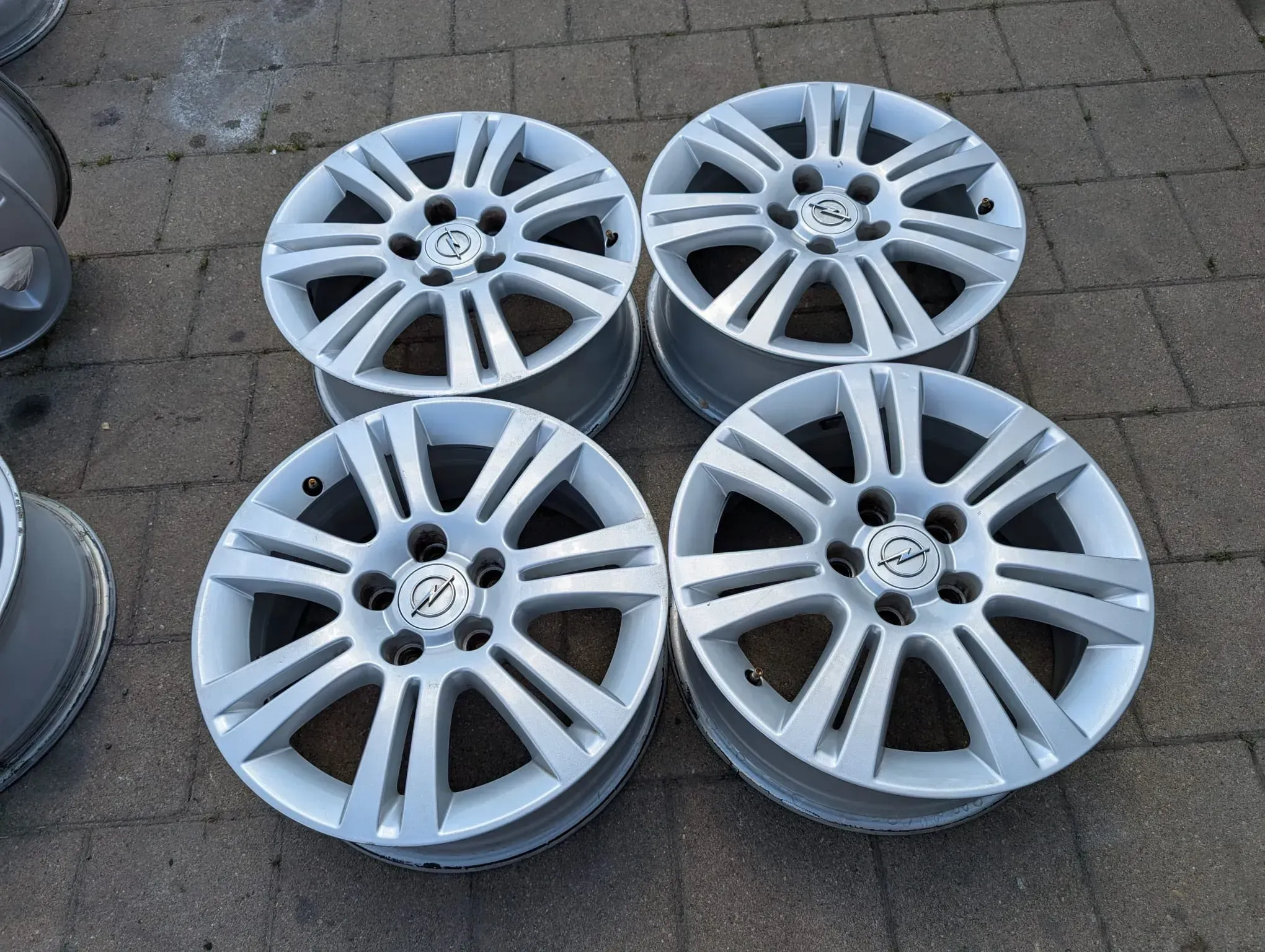 4x Alufelgen Original Opel Astra H Meriva B Zafira B 6,5Jx16 ET 39 5x110 - Bild 1