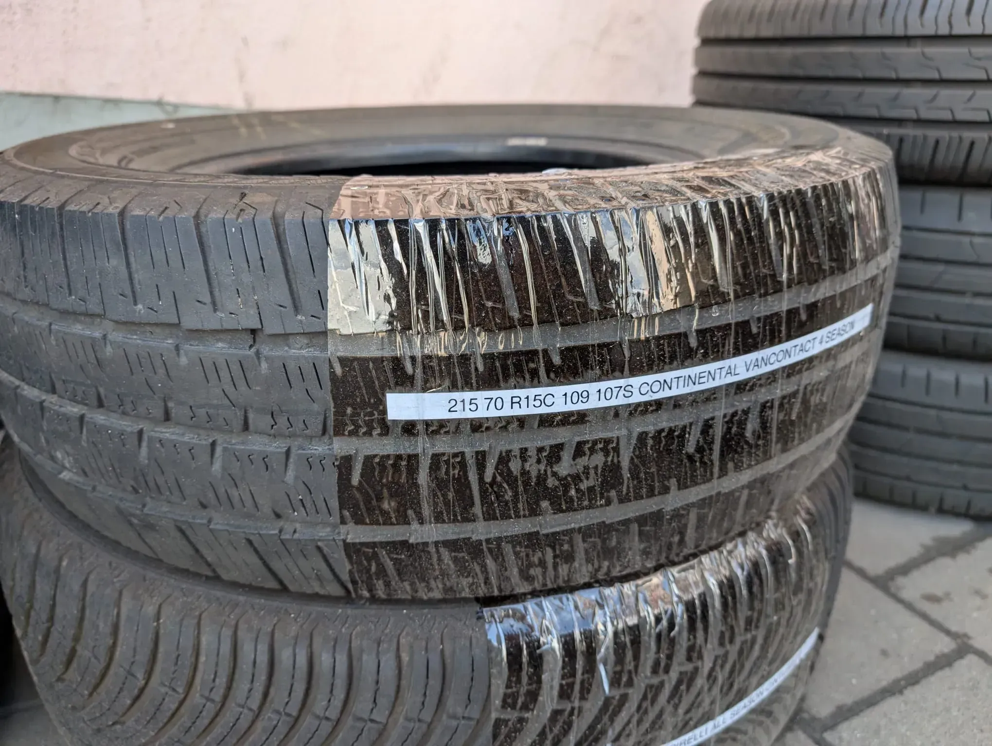 1x Allwetterreifen 215/70 R15C 109/107S Continental VanContact 4Seaaon DOT23 5mm - Bild 1