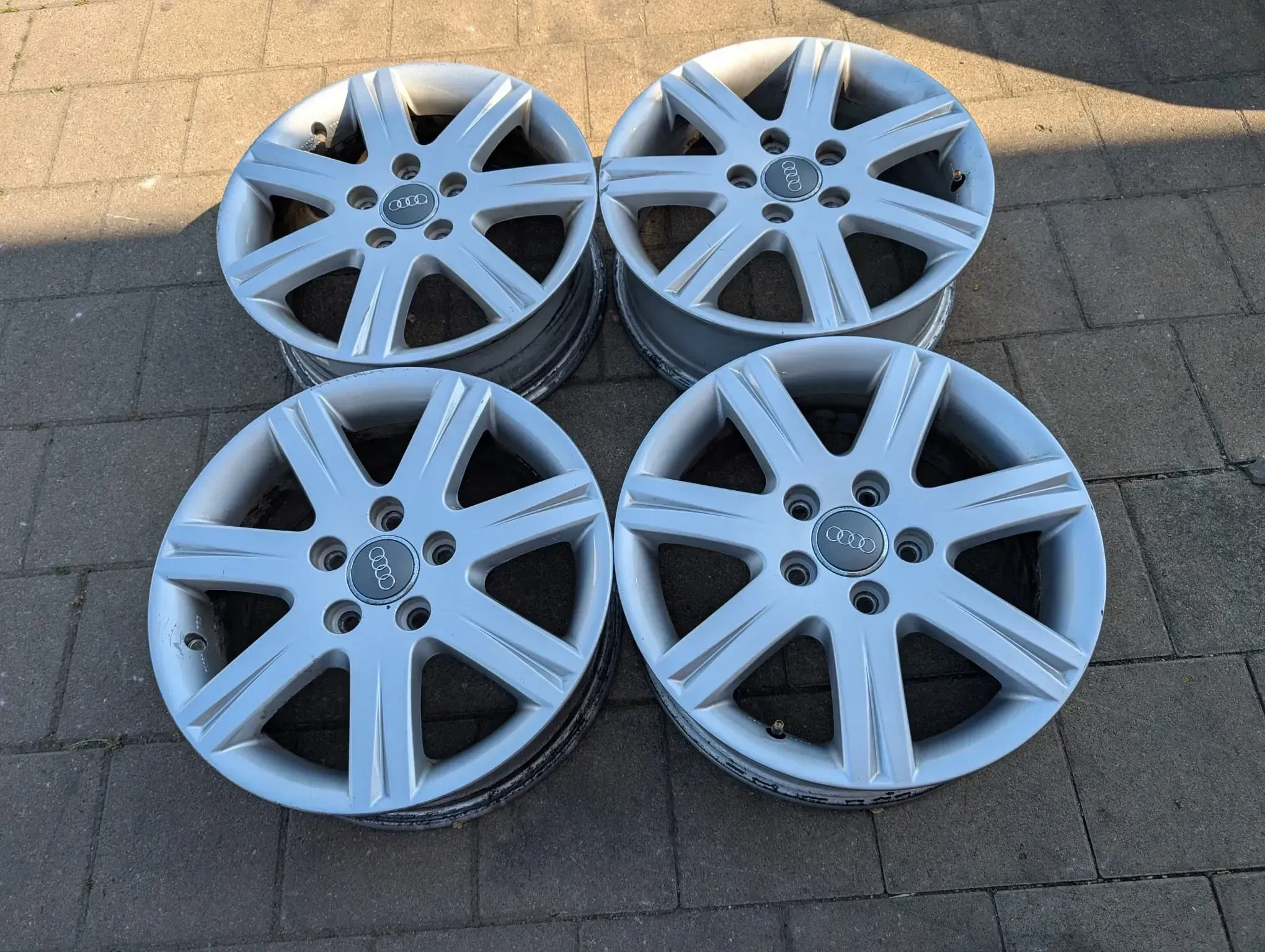 Alufelgen Original Audi A3 8P 6Jx16 ET 50 5x112 8P0071496666 - Bild 1
