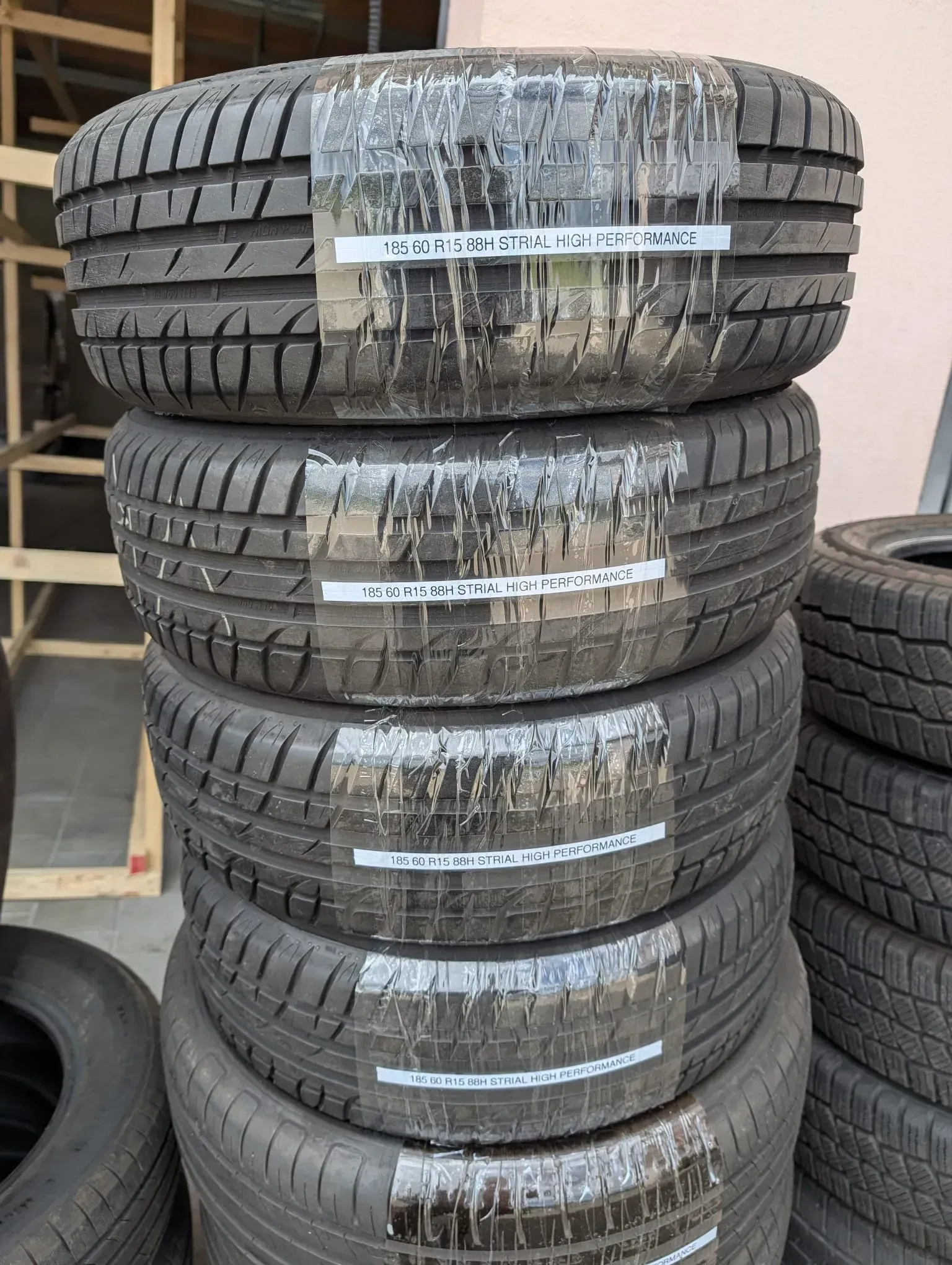 TOP! 4x Sommerreifen 185/60 R15 88H Strial High Performance DOT 0318 7mm - Bild 1