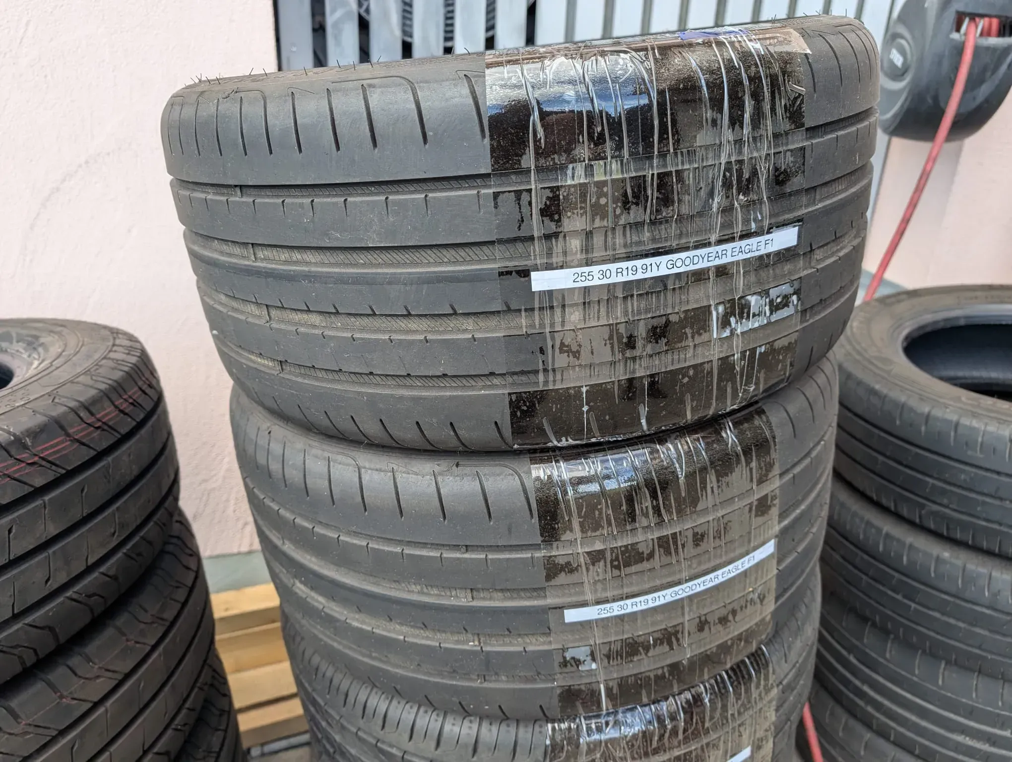 2x Sommerreifen 255/30 R19 91Y Goodyear Eagle F1 DOT 0922 5mm - Bild 1