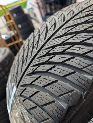 Neu/Demo! 4x Winterreifen 245/40 R19 98V Michelin Pilot Alpin 5 DOT 1425 - Bild 4