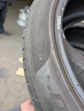2x Sommerreifen 265/40 R21 101Y N0 Pirelli PZero DOT 2522 5-6mm - Bild 3