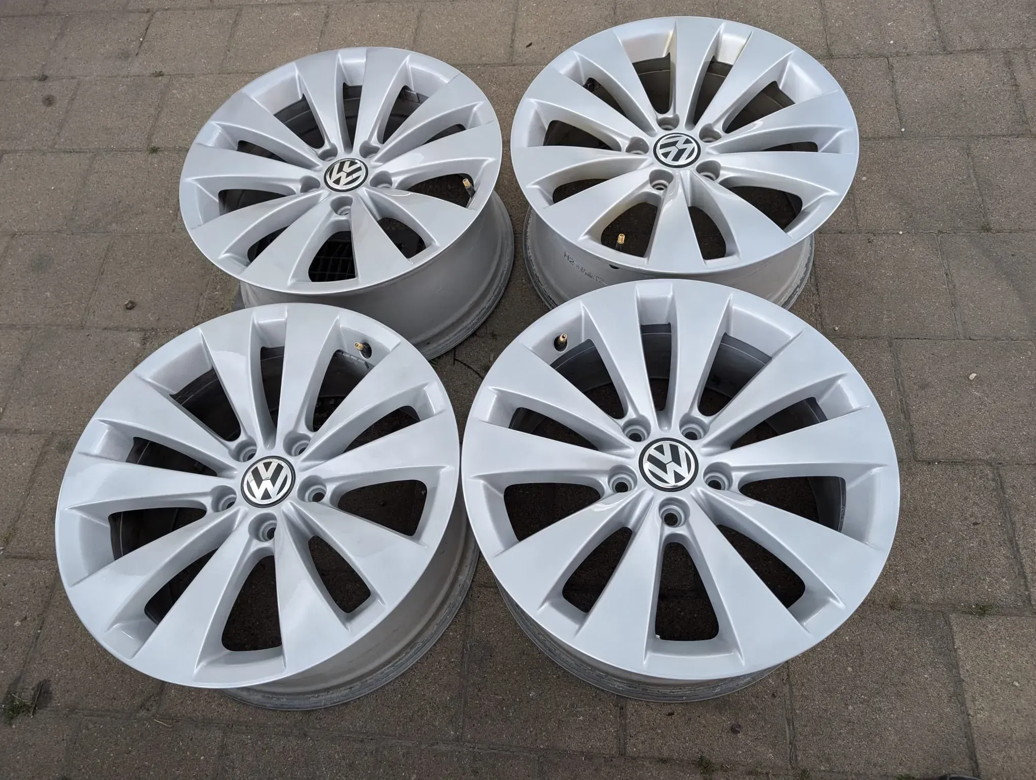 Alufelgen Original VW Passat CC 8Jx17 ET 41 5x112 3C8601025A - Bild 1