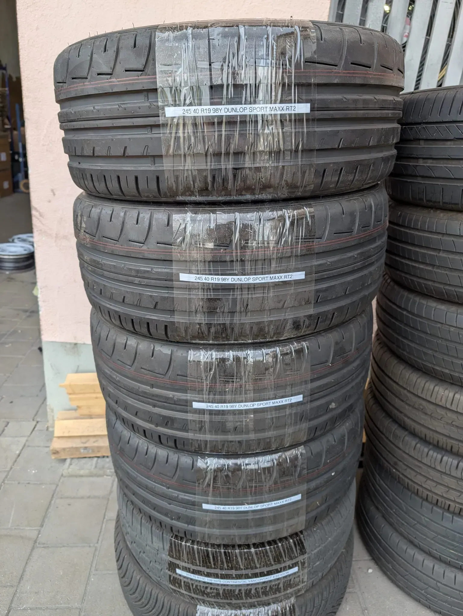 4x Sommerreifen 245/40 R19 98Y MO Dunlop Sport Maxx RT2 DOT 2722 - Bild 1