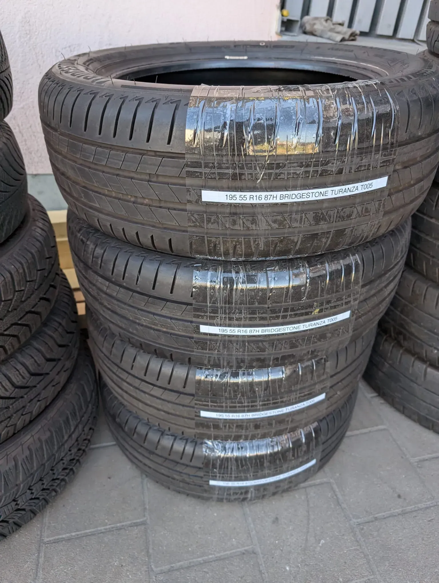 4x Sommerreifen 195/55 R16 87H Bridgestone Turanza T005 DOT 0520 - Bild 1