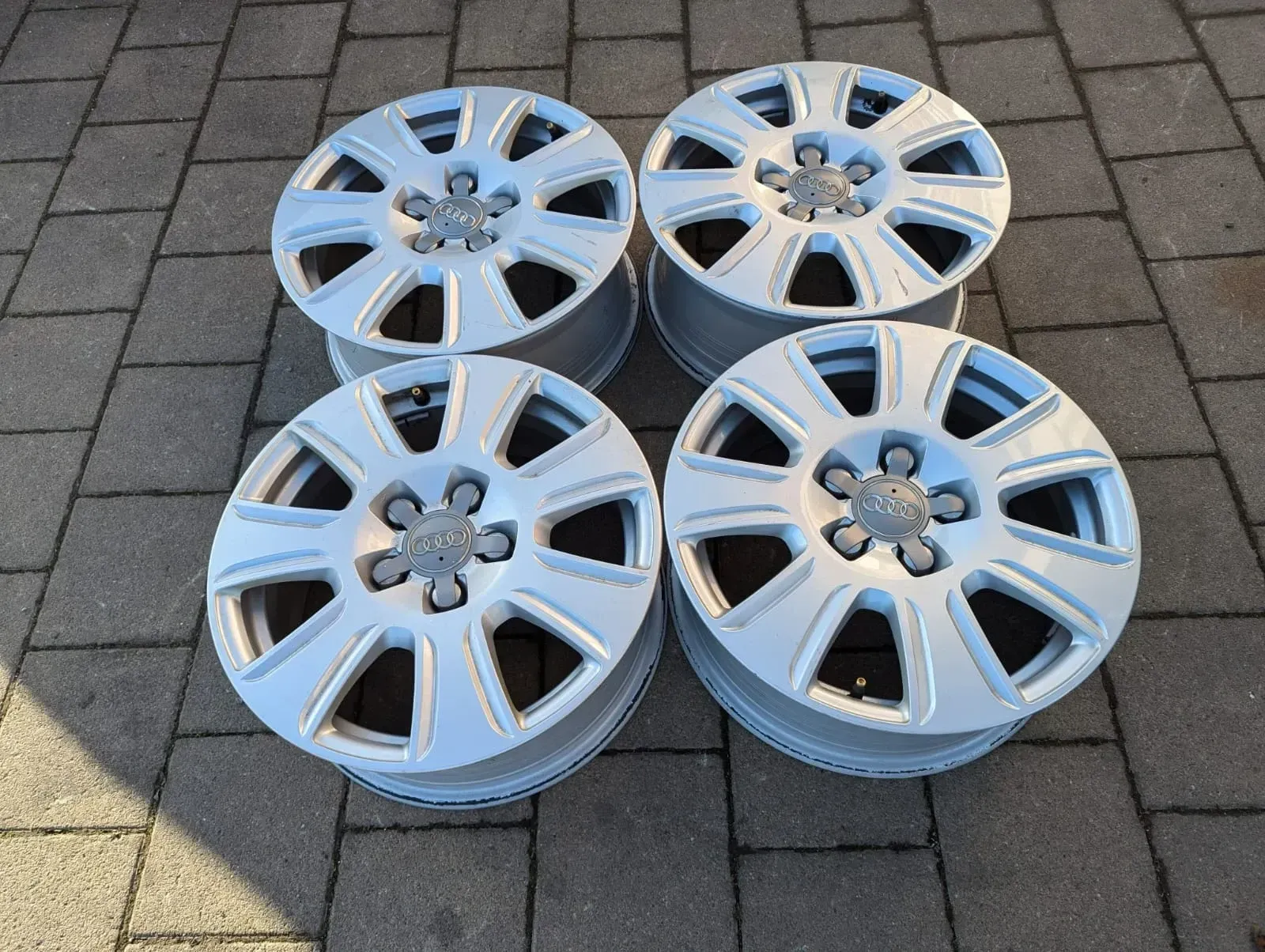 Alufelgen Original Audi Q3 8U 6.5Jx16 ET 33 5x112 8U0601025 - Bild 1