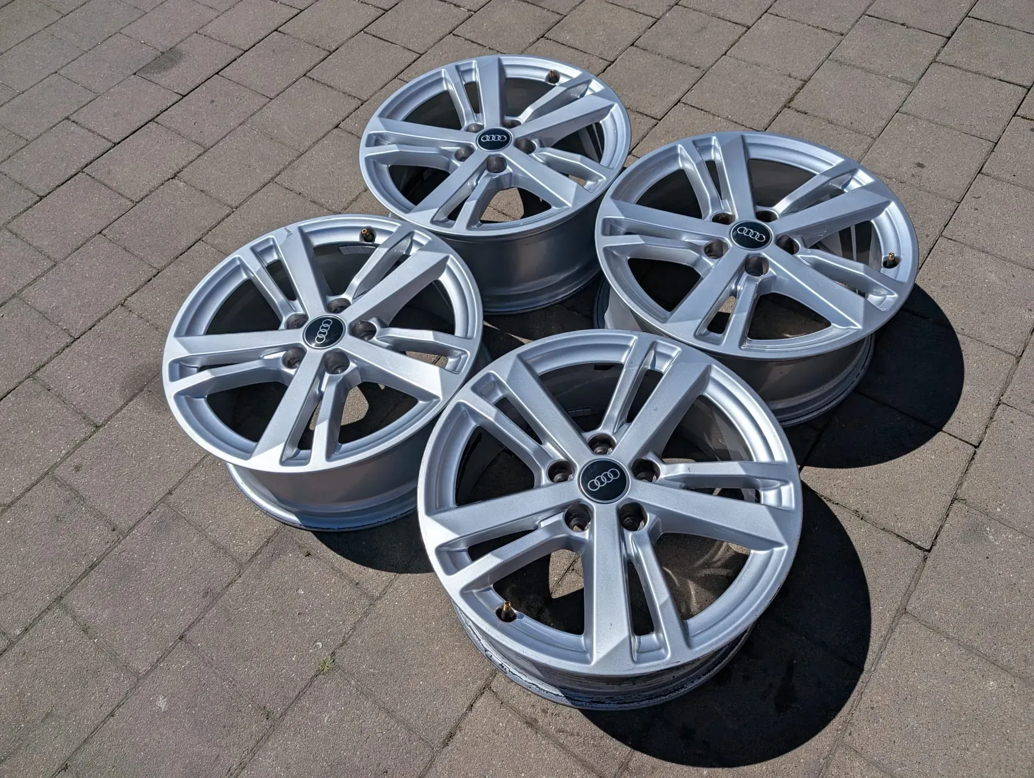 Alufelgen Original Audi Q3 3F 17 Zoll 7Jx17 ET40 5x112 83A601025F - Bild 1