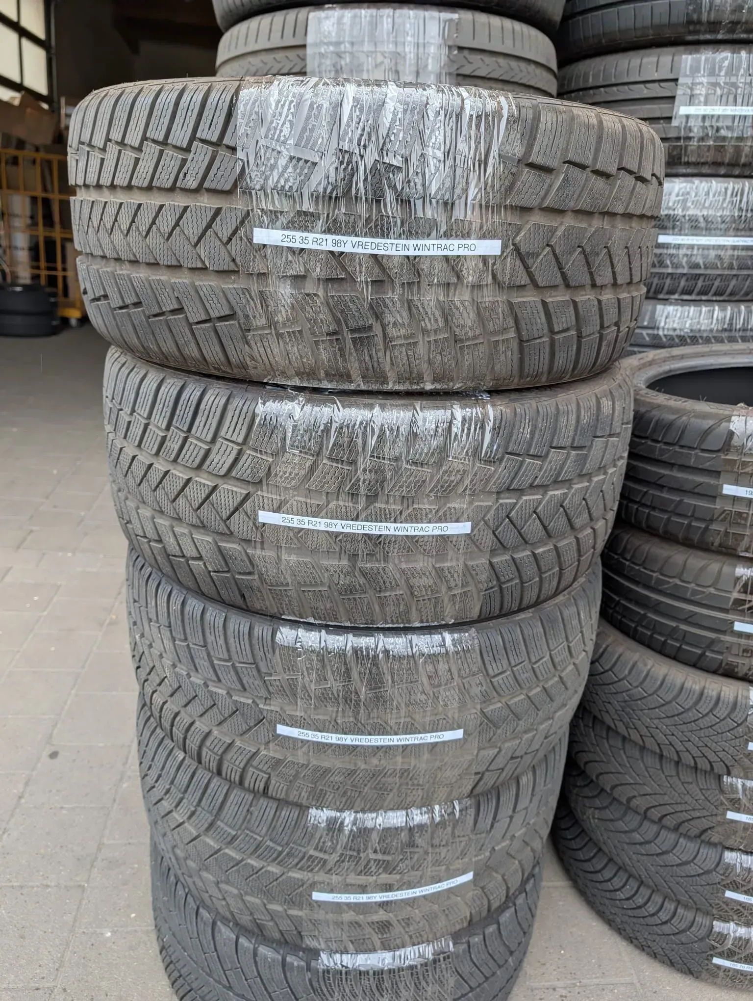 Top! 4x Winterreifen 255/35 R21 98Y Vredestein Wintrac Pro 7mm DOT 3023 - Bild 1
