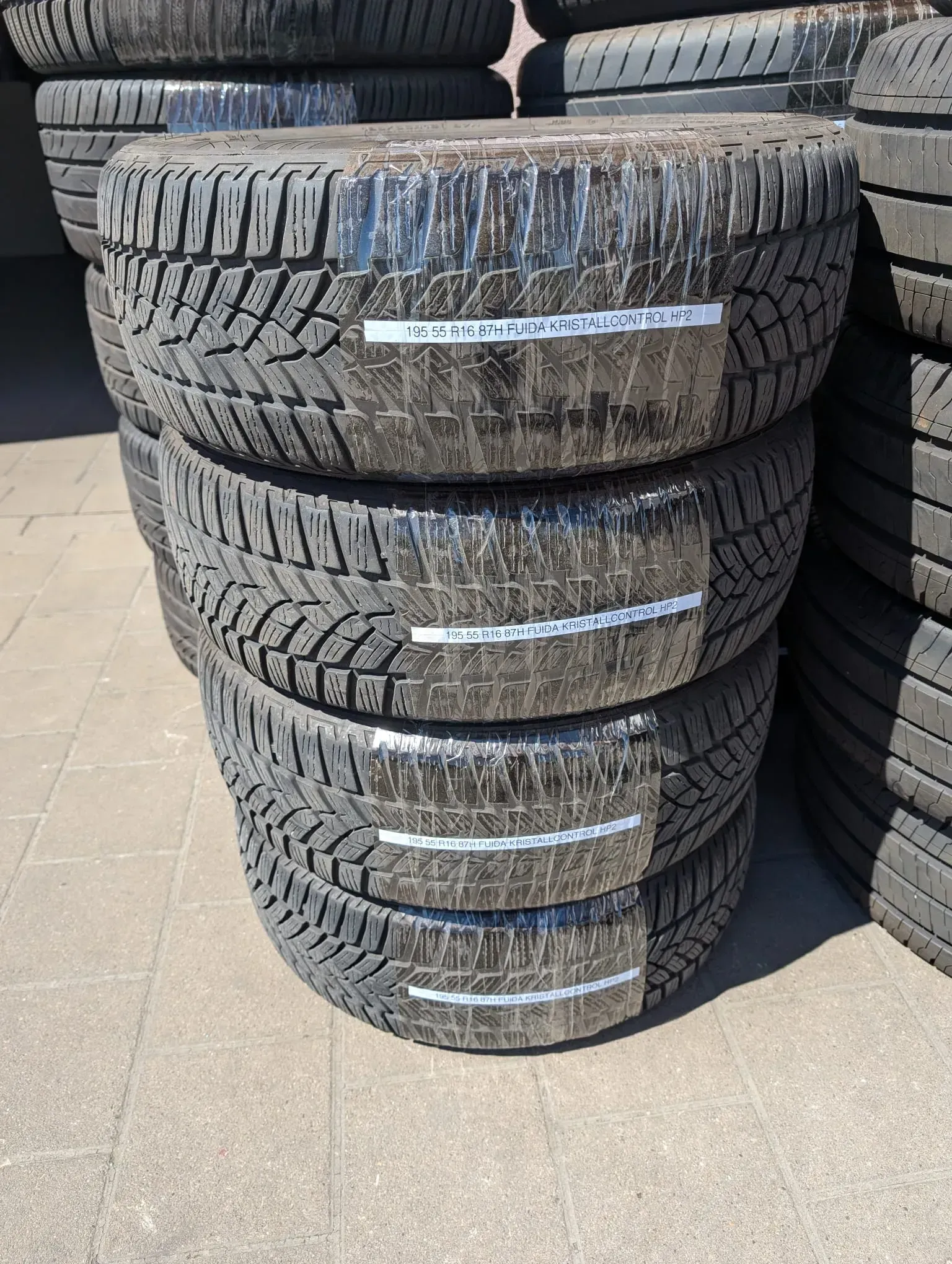 4x Winterreifen 195/55 R16 87H Fulda Kristall Control HP2 DOT 1120 5-6mm - Bild 1