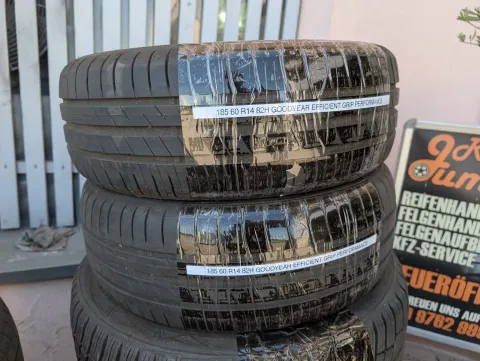 Background image for 2x Sommerreifen 185/60 R14 82H Goodyear EfficientGrip Performance 5mm DOT 1217