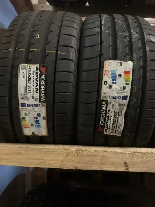 NEU! 2x Sommerreifen 245/35 ZR20 95Y Yokohama Advan Sport v105 DOT 2122 - Bild 1