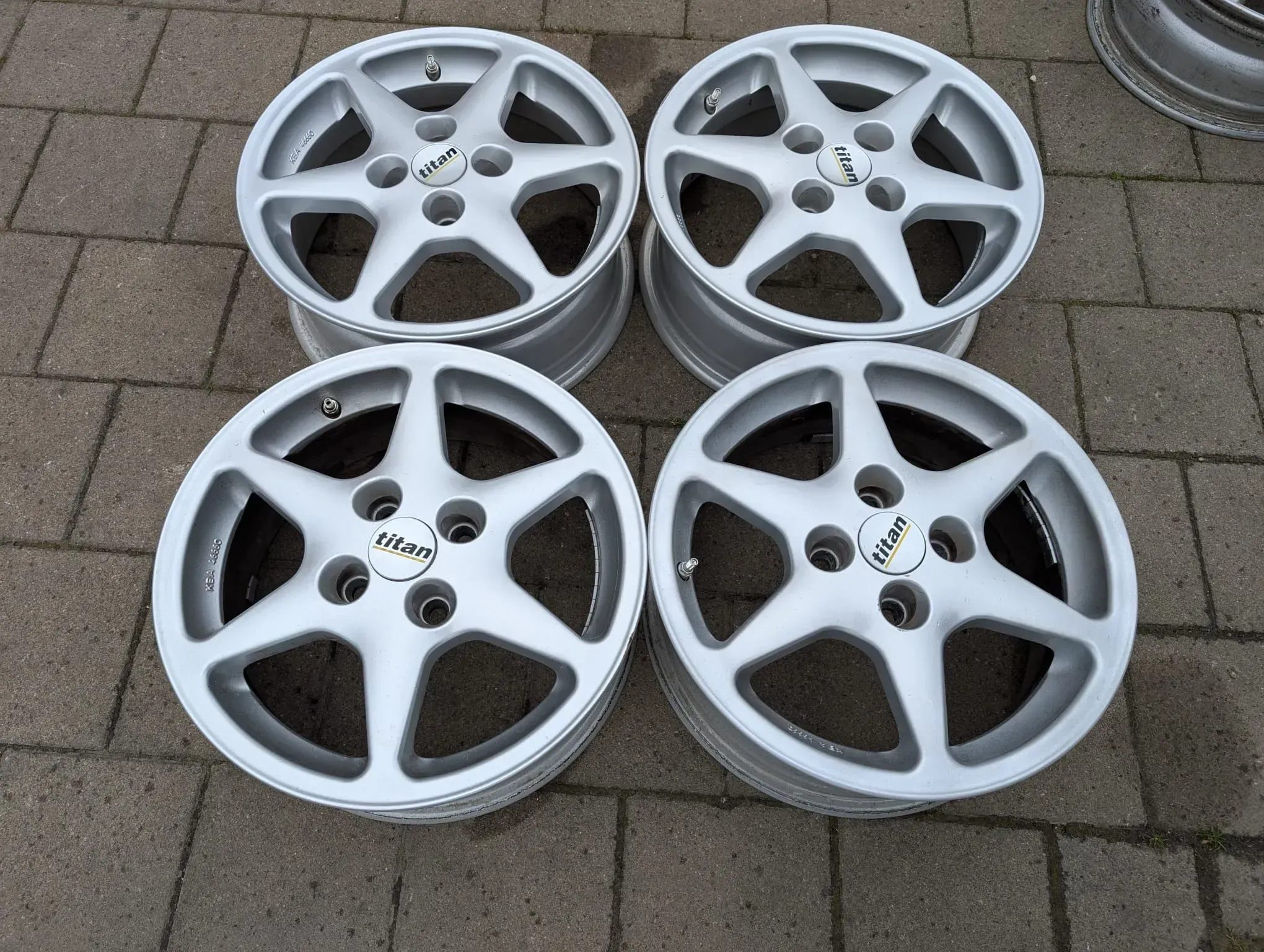 Alufelgen Opel Astra F G Corsa D Adam Tigra Fiat Punto 199 15 Zoll 6Jx15 ET 38 - Bild 1
