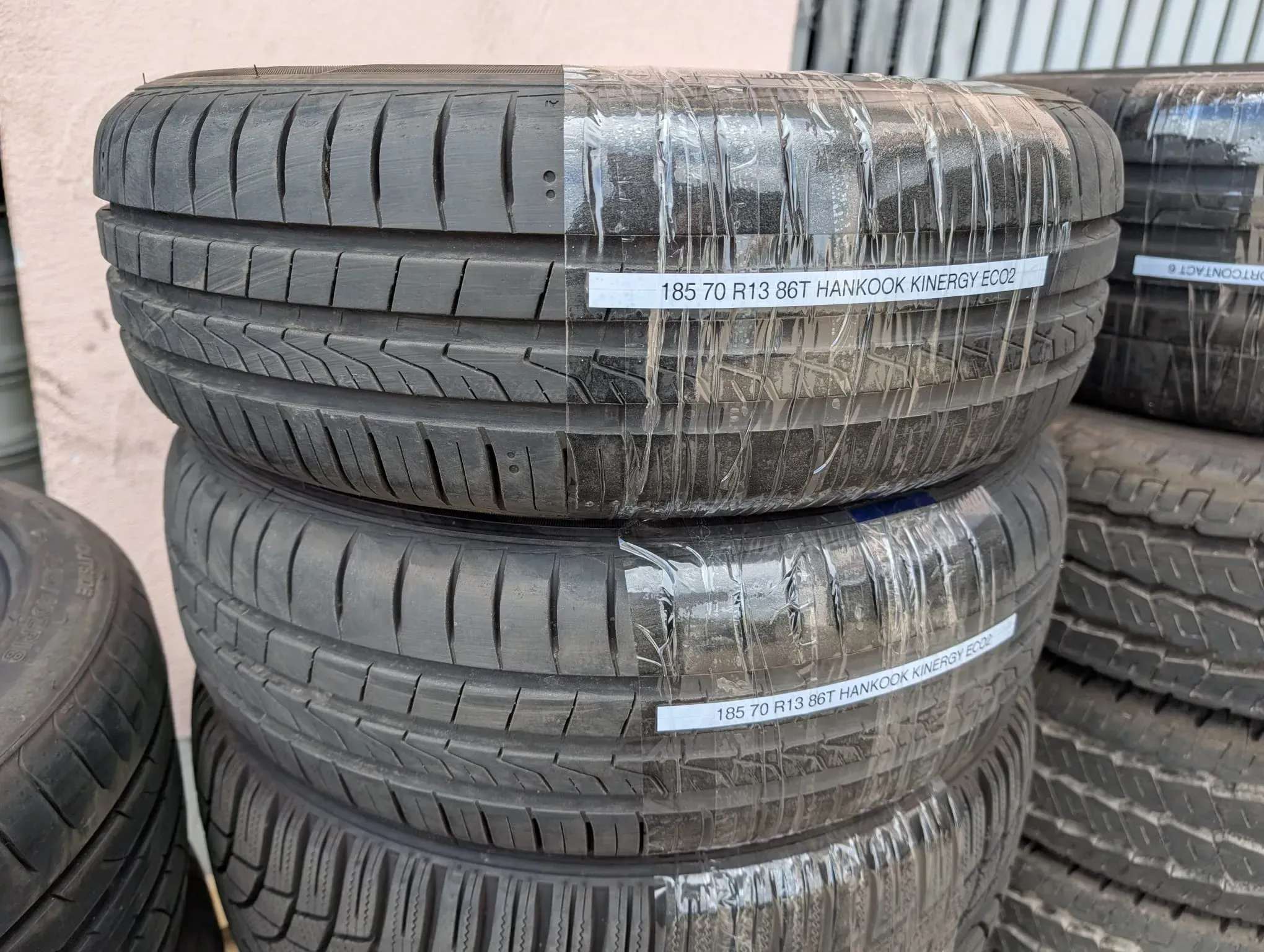 2x Sommerreifen 185/70 R13 86T Hankook Kinergy Eco 2 5mm DOT 2223 - Bild 1