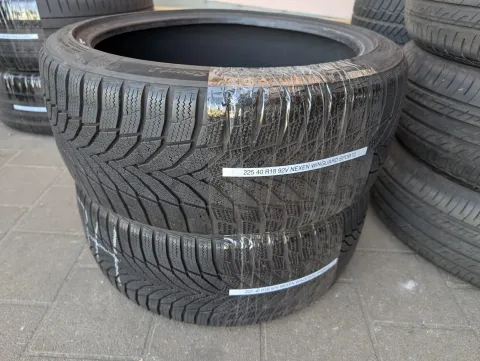 Background image for Top! 2x Winterreifen 225/40 R18 92V Nexen WinGuard Sport 2 7mm DOT 3119