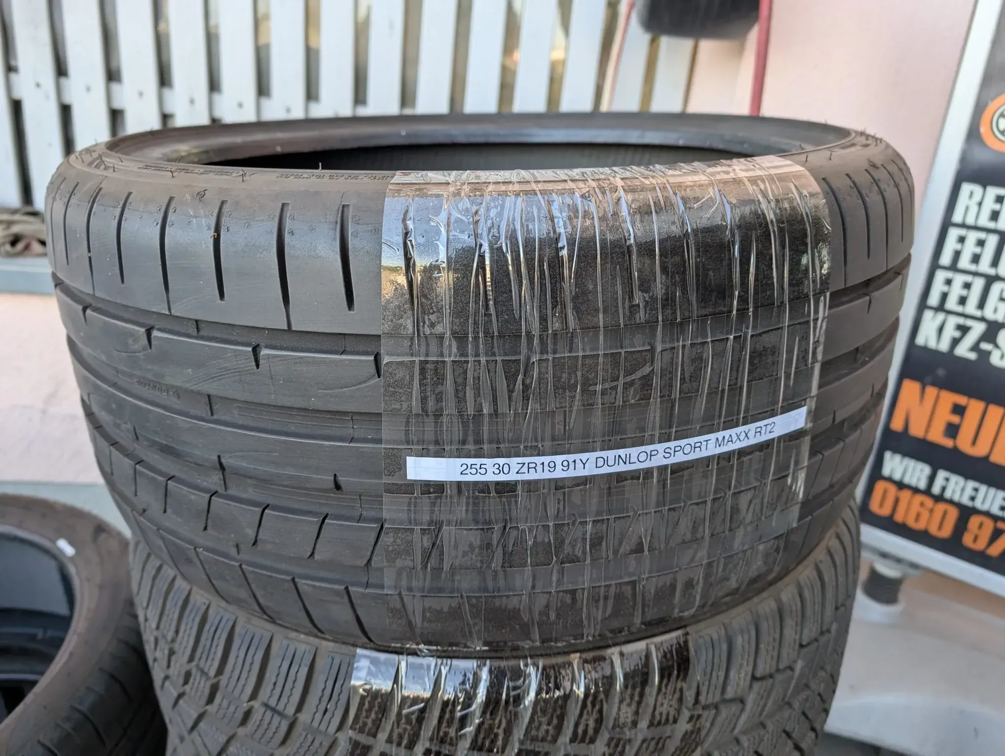 TOP! 1x Sommerreifen 255/30 ZR19 91Y Dunlop Sport Maxx RT2 DOT 2022 7mm - Bild 1