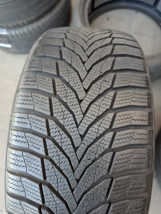 Top! 2x Winterreifen 225/40 R18 92V Nexen WinGuard Sport 2 7mm DOT 3119 - Bild 2