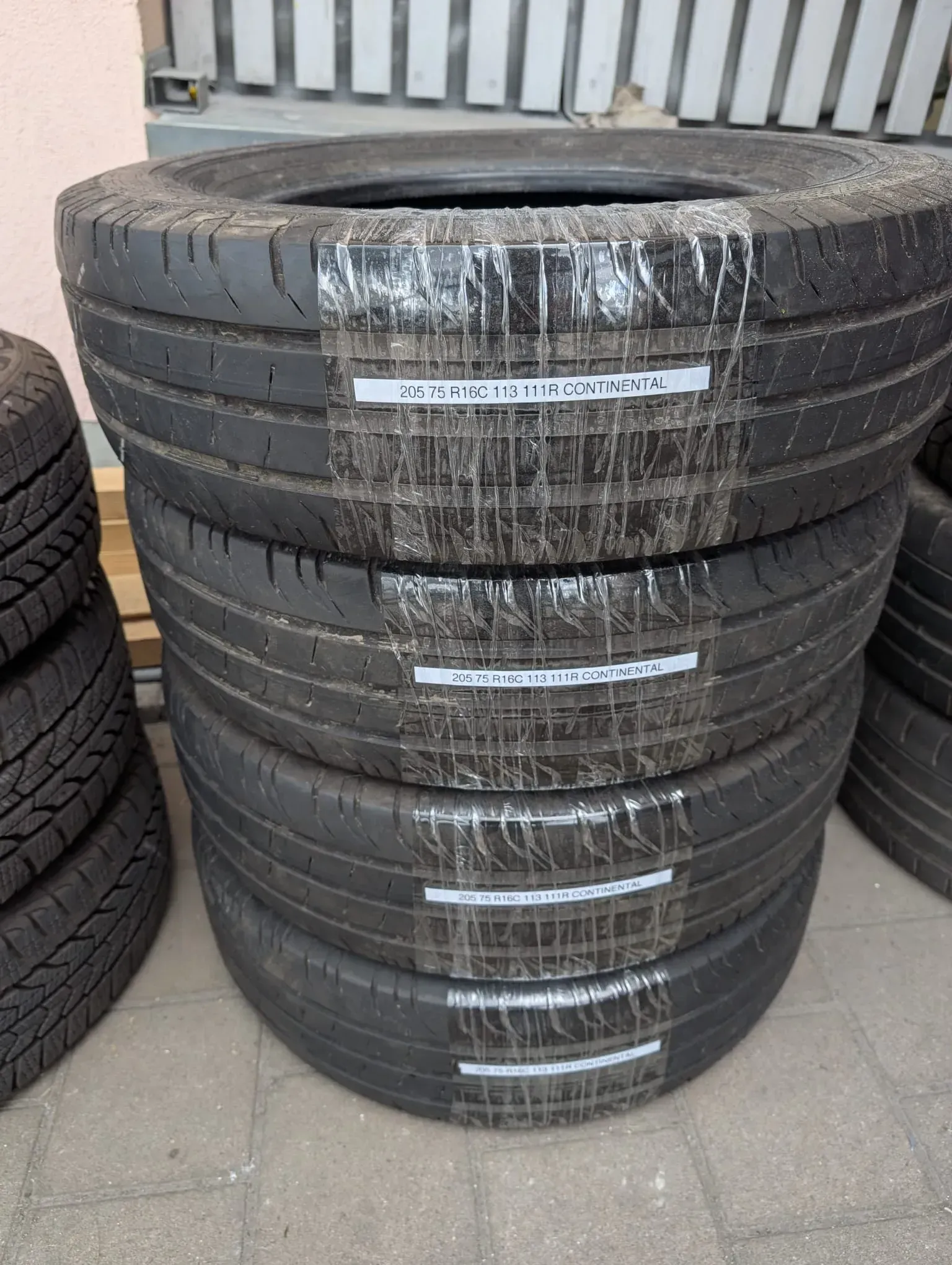4x Sommerreifen 205/75 R16C 113/111R Continental ContiVanContact 200 DOT 20 6mm - Bild 1