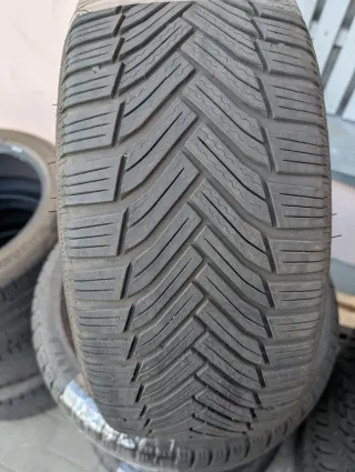 4x Winterreifen 205/45 R17 88V Michelin Alpin 6 6-7mm DOT 2623 - Bild 3