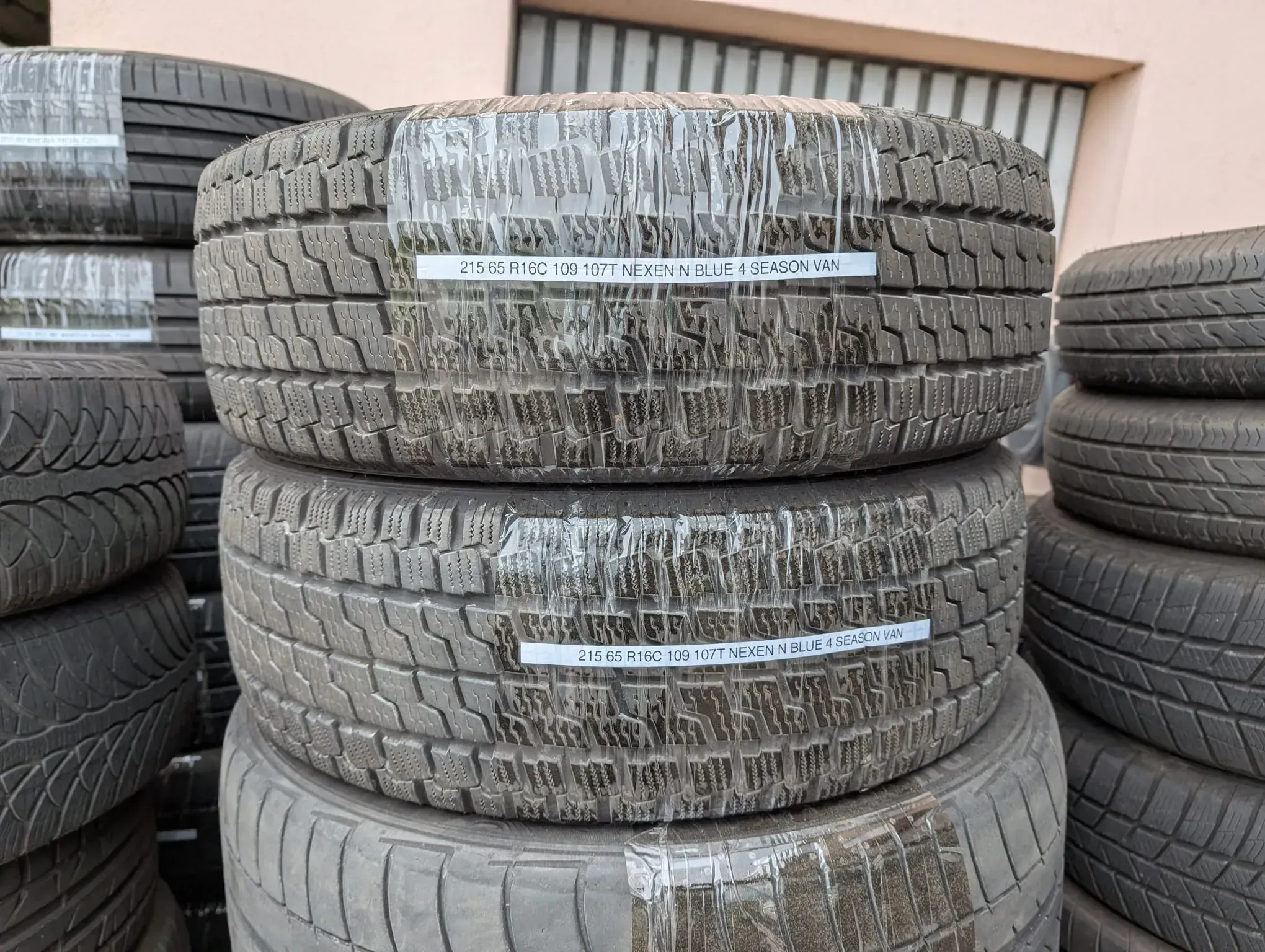 2x Allwetterreifen 215/65 R16C 109/107T Nexen NBlue 4 Season Van 8mm DOT 0722 - Bild 1