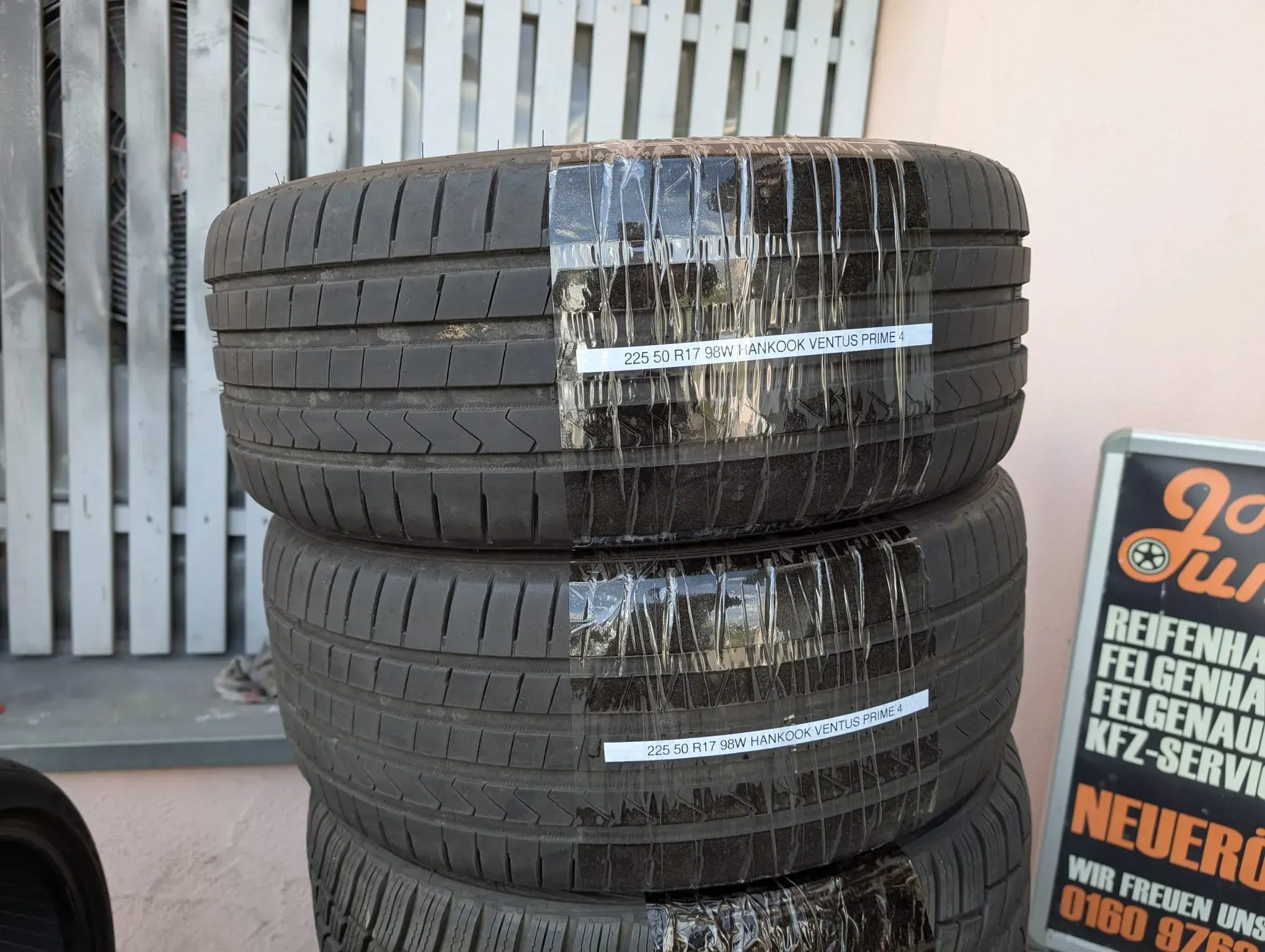 2x Sommerreifen 225/50 R17 98W Hankook Ventus Prime 4 DOT 4923  5-6mm - Bild 1