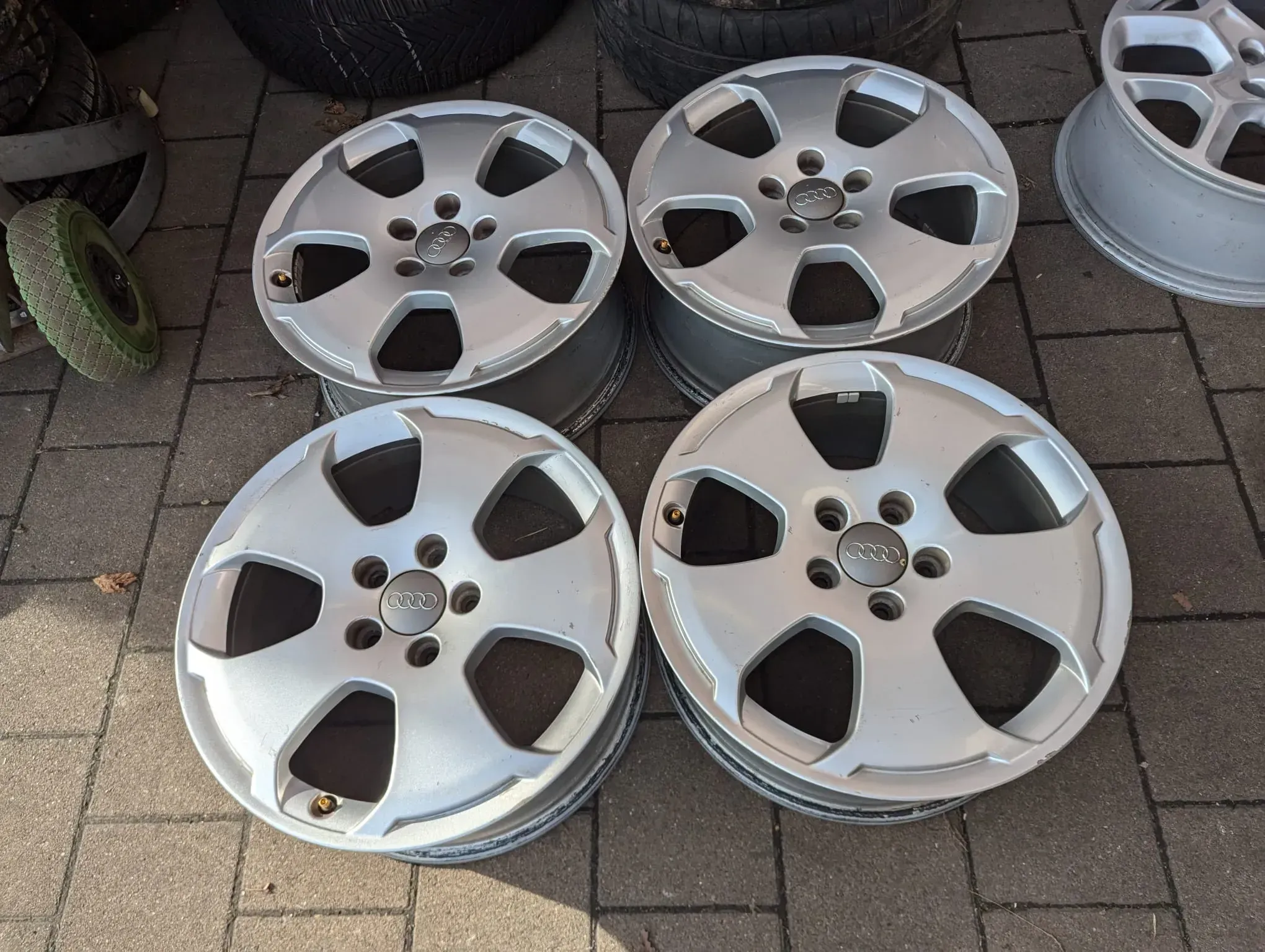 Alufelgen Original Audi A3 8P 7.5Jx17 ET 56 5x112 8P0601025C - Bild 1