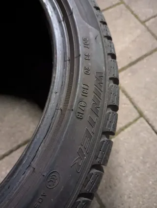 2x Winterreifen 205/45 R17 88V Pirelli Winter Sottozero 3 7mm DOT 3718 - Bild 4
