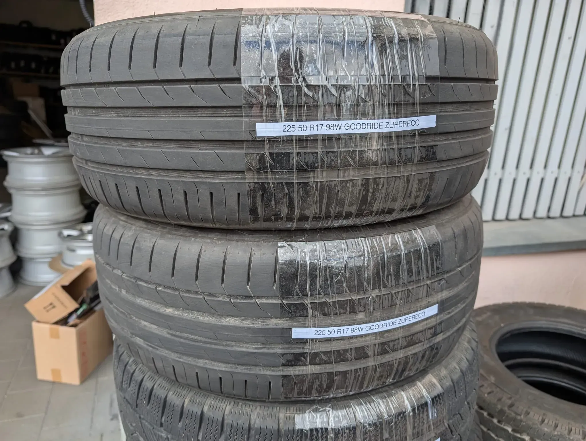 2x Sommerreifen 225/50 R17 98W Goodride ZuperEco DOT 1923 6mm - Bild 1
