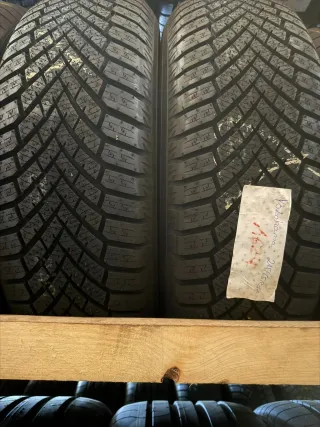 NEU! 2x Winterreifen 215/65 R17 99V Yokohama BluEarth Winter V-906 DOT 1624 - Bild 1