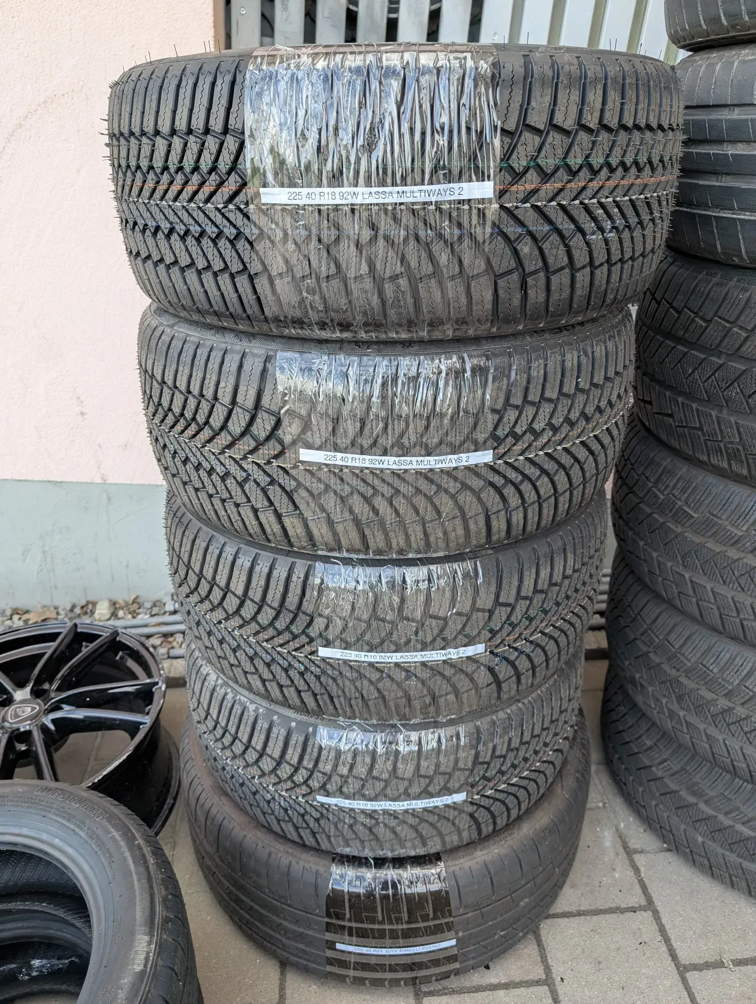 Neu/Demo! 4x Allwetterreifen 225/40 R18 92W Lassa Multiways 2 DOT 4024 - Bild 1