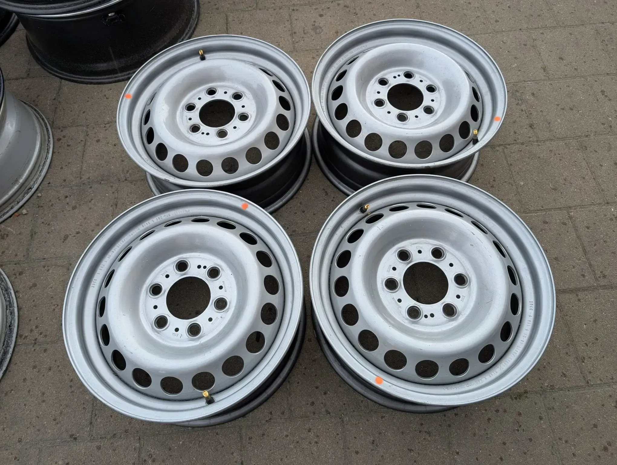 Stahlfelgen Original Mercedes Sprinter W907 6,5Jx16 ET 54 6x130 A9074014900 - Bild 1