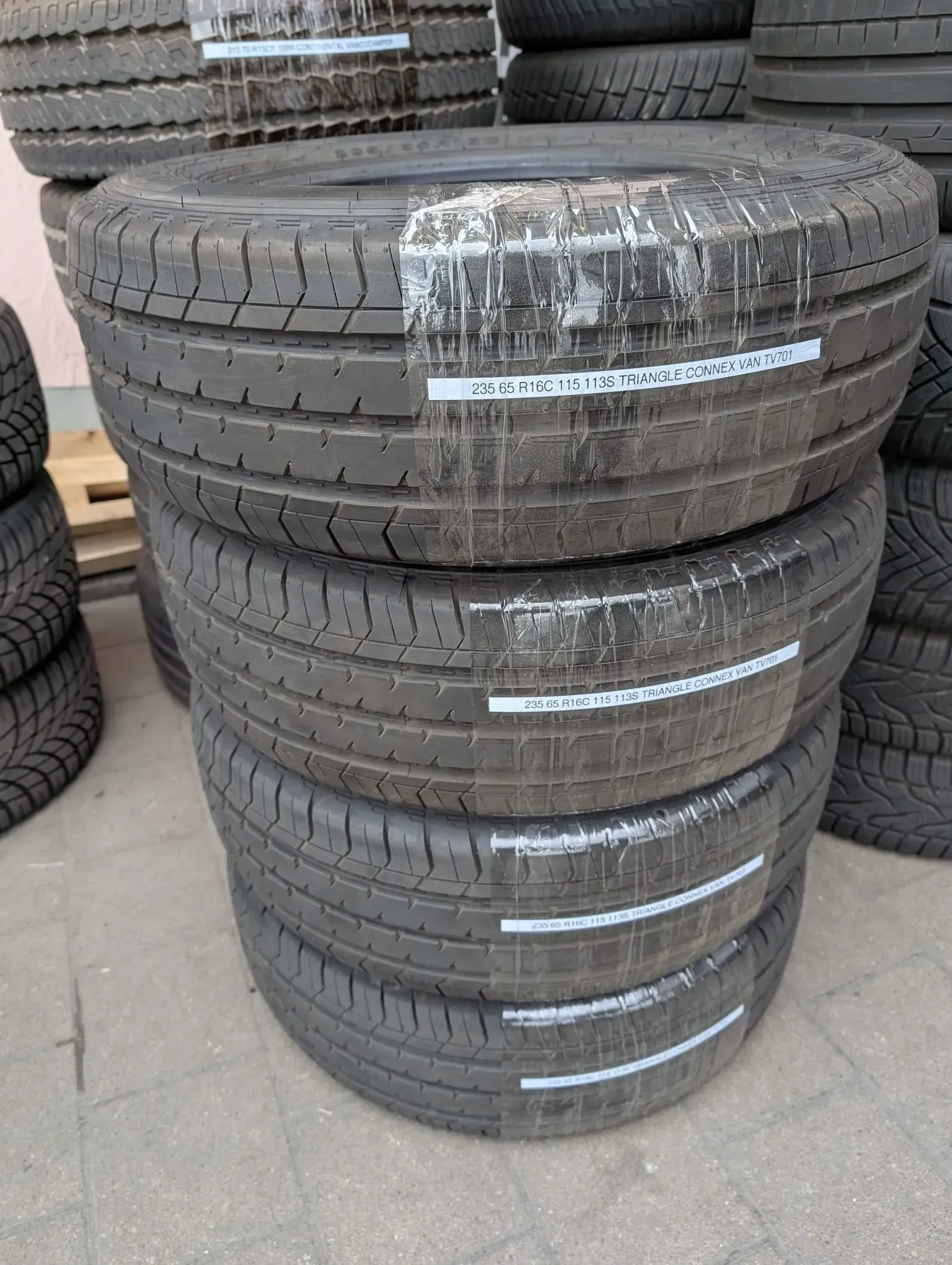 4x Sommerreifen 235/65 R16C 115/113S Triangle Connex Van TV701 DOT 2022 - Bild 1