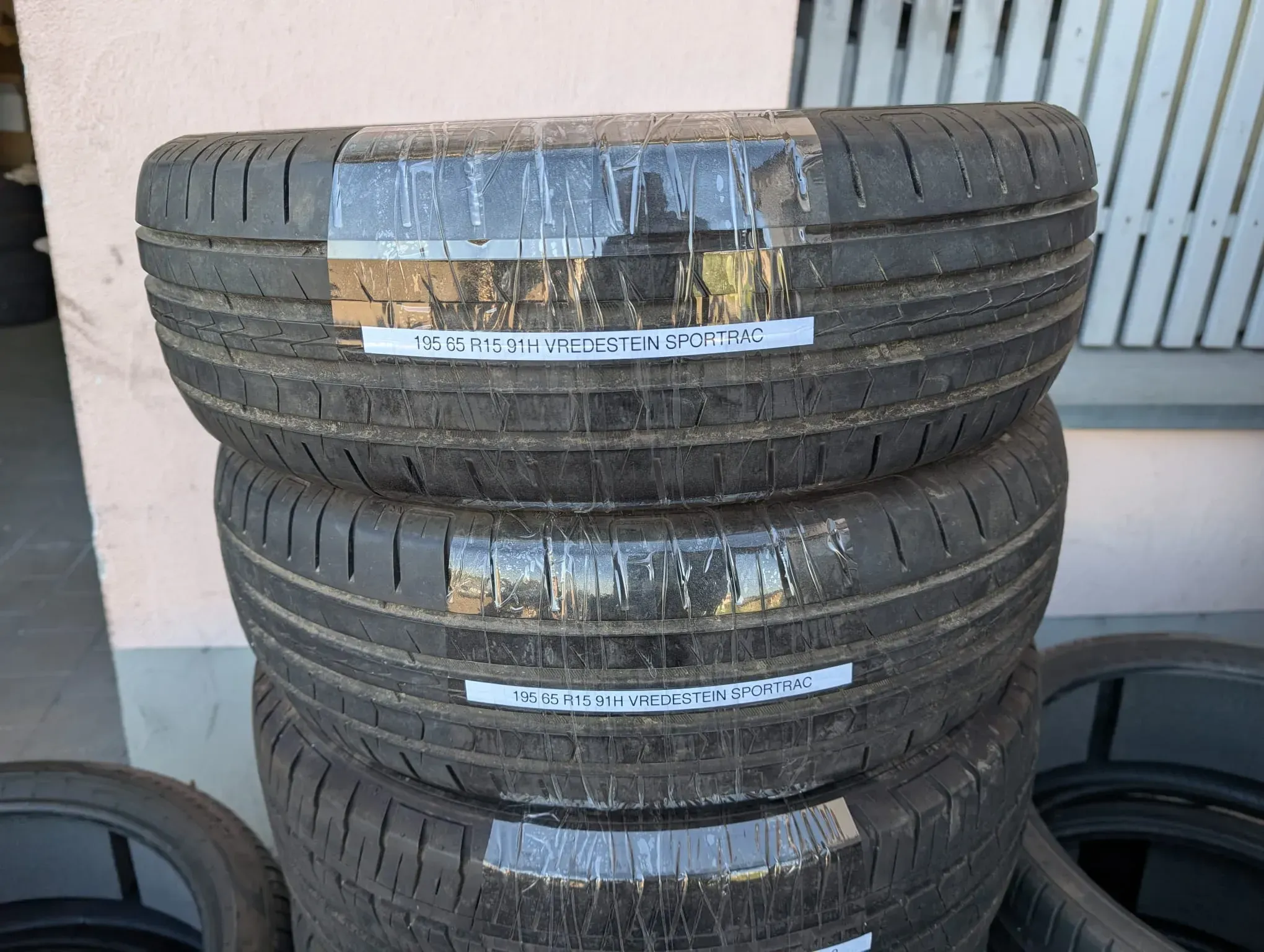 2x Sommerreifen 195/65 R15 91H Vredestein Sportrac 5 DOT 1224 5-6mm - Bild 1