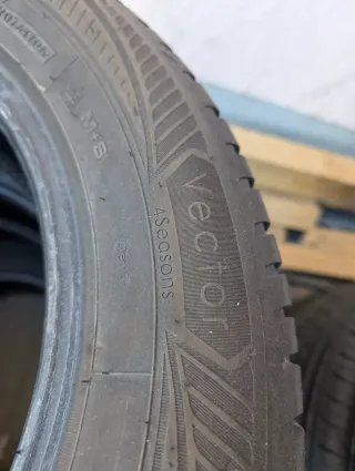 2x Allwetterreifen 205/60 R16 92H Goodyear Vector 4Seasons DOT 2720 6mm - Bild 3