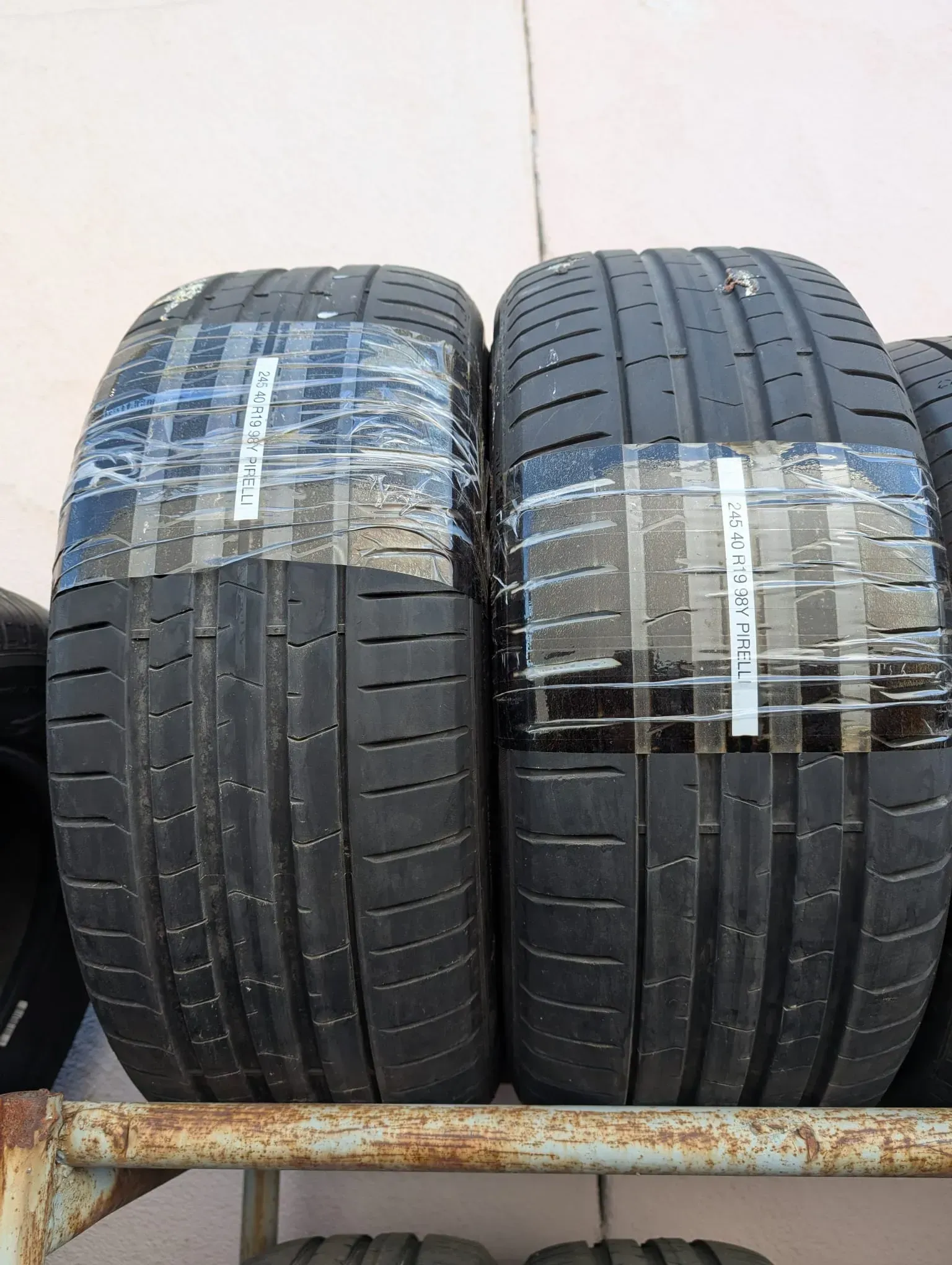 2x Sommerreifen 245/40 R19 98Y Pirelli Pzero 5-6mm DOT 4022 - Bild 1