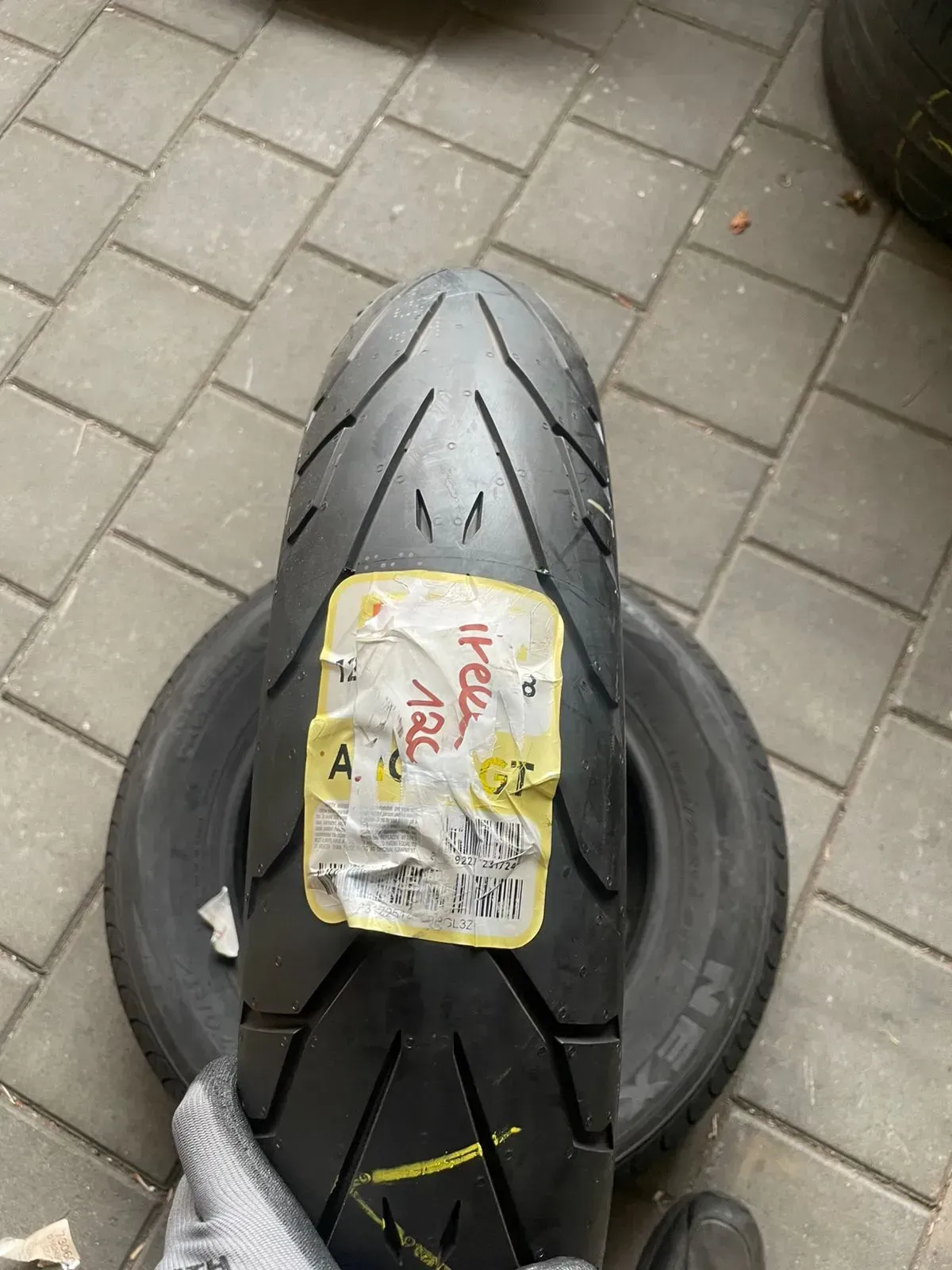 Motorradreifen 120/70 ZR18 59W Pirelli Angel GT DOT 4219 - Bild 1