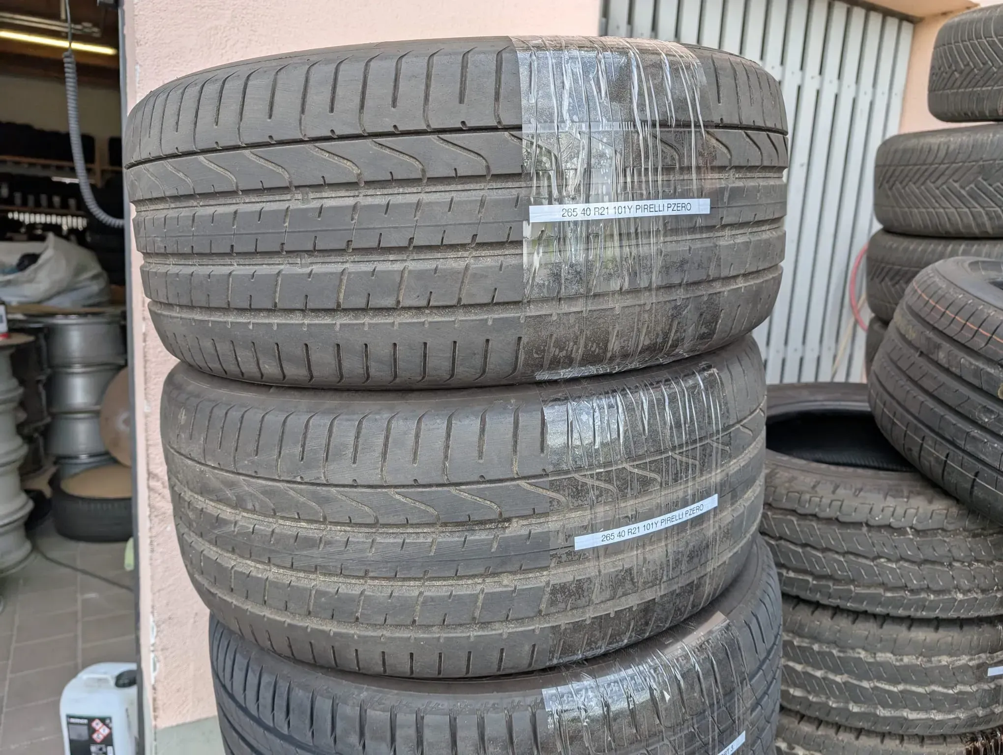 2x Sommerreifen 265/40 R21 101Y N0 Pirelli PZero DOT 2522 5-6mm - Bild 1