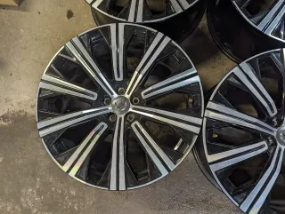 Alufelgen Original Volvo XC90 9Jx20 ET 38,5 5x108 31680217 - Bild 4