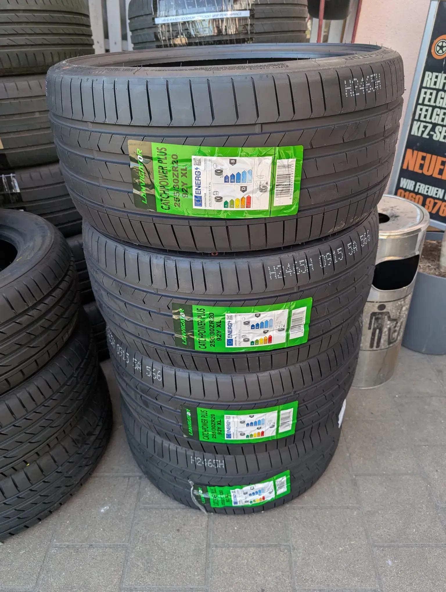 NEU! 4x Sommerreifen 255/30 ZR20 92Y XL Lanvigator Catchpower Plus DOT 3824 - Bild 1