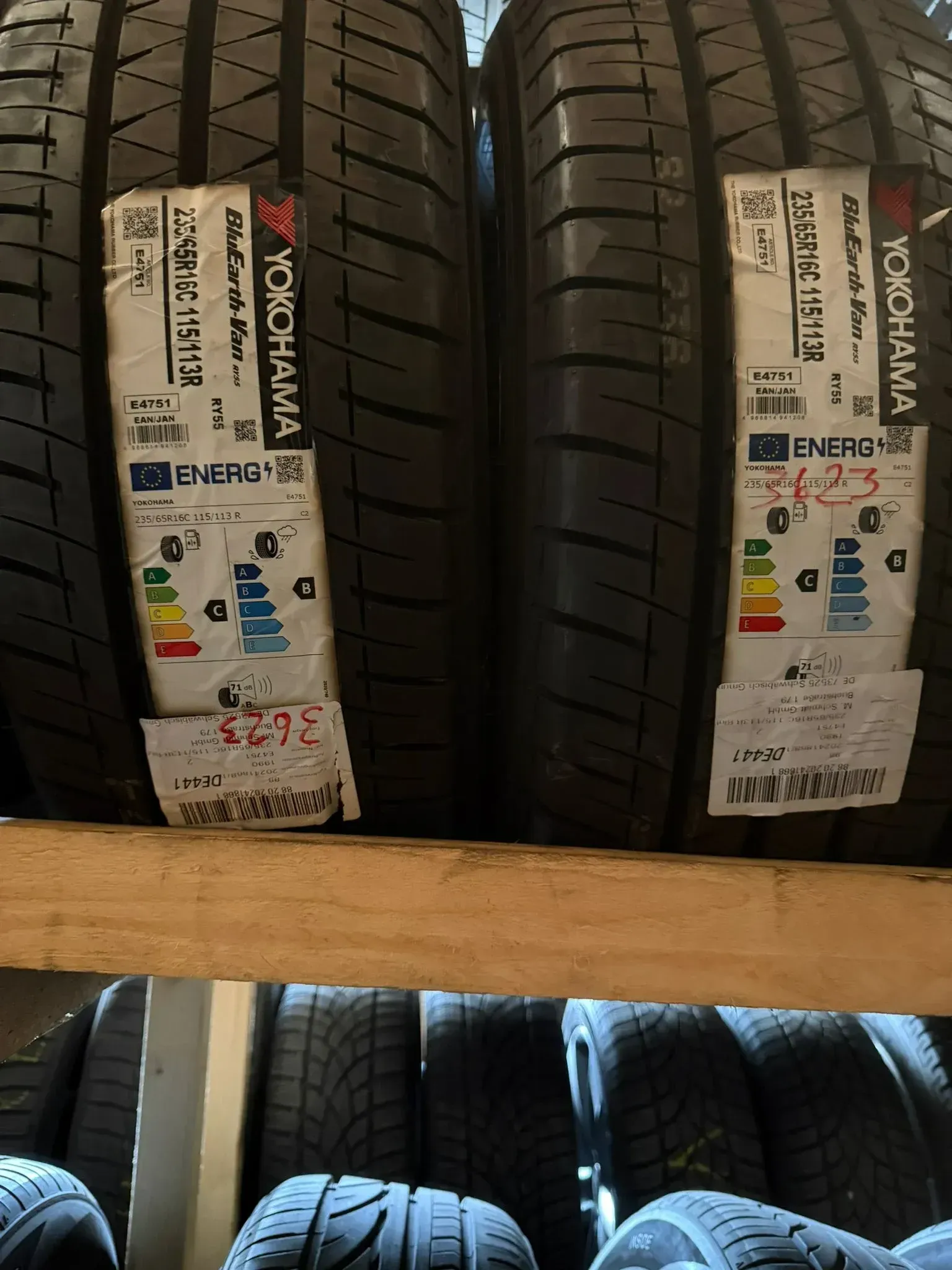NEU! 2x Sommerreifen 235/65 R16C 115/113R Yokohama BluEarth-Van ry55 DOT 3623 - Bild 1