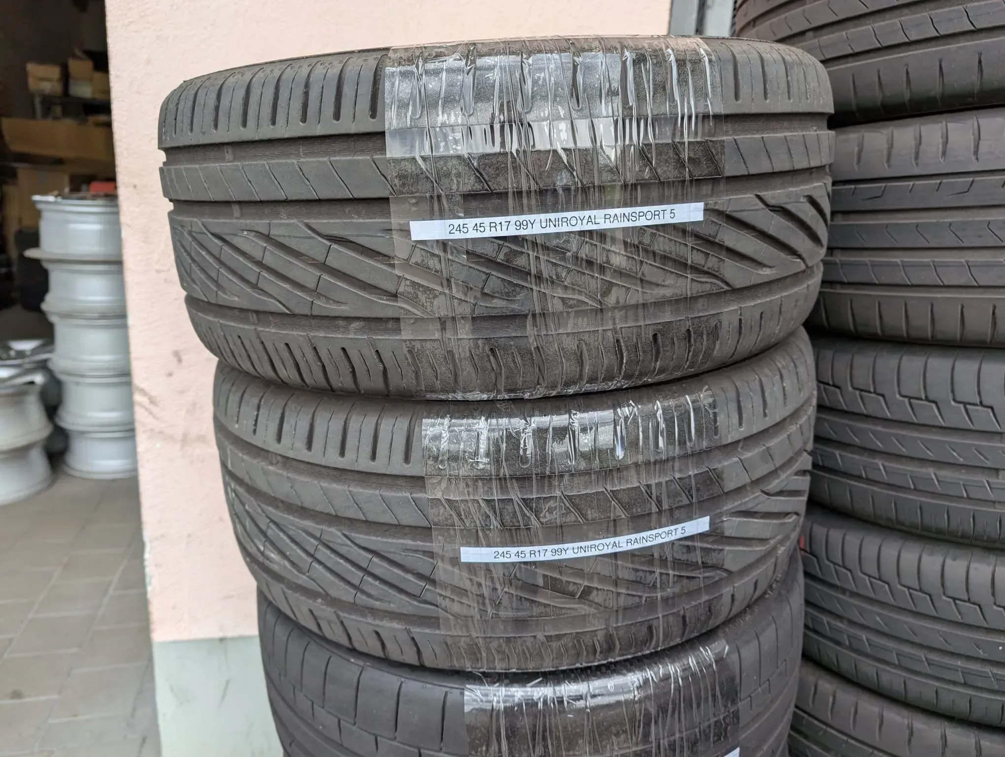 2x Sommerreifen 245/45 R17 99Y XL Uniroyal RainSport 5 DOT 0721 6mm - Bild 1